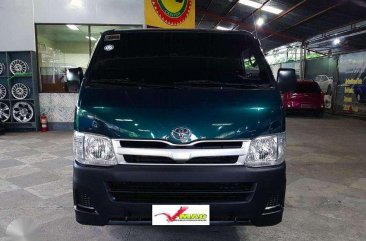 2013 Toyota Hiace Commuter 2.5 MT Green For Sale 