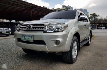 2010 Toyota Fortuner G AT Silver SUV For Sale 