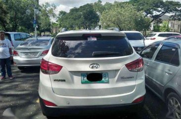 Hyundai Tucson 2011 AT White SUV For Sale 