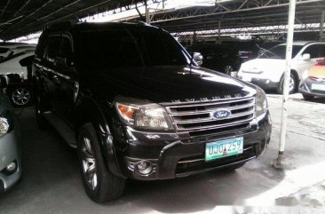 Well-maintained Ford Everest 2013 for sale