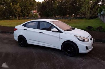 Hyundai Accent 2012 MT White Sedan For Sale 