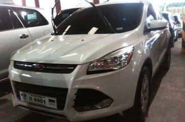 Well-maintained Ford Escape 2015 for sale