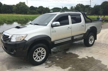 Toyota Hilux G 4x4 MT Silver Pickup For Sale 