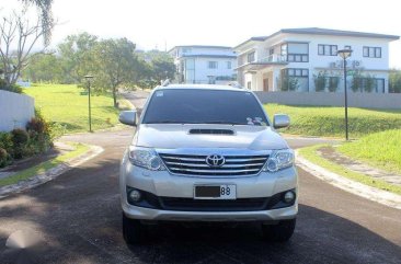 2014 Toyota Fortuner V 4x4 AT Top of the line Casa maintained