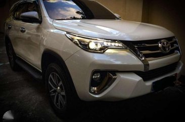 Toyota Fortuner V Automatic 2017 White For Sale 