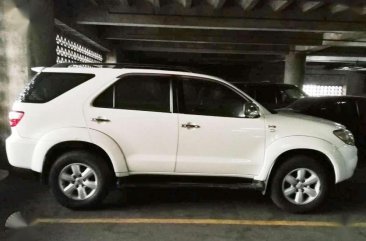 White Toyota FORTUNER 2009 Diesel 4x2 Automatic for Sale