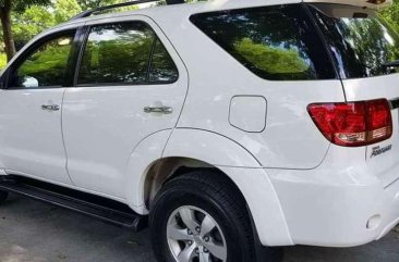 Toyota Fortuner 2006 AT White SUV For Sale 