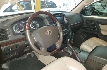 Toyota Land Cruiser LC200 2015 AT White For Sale 