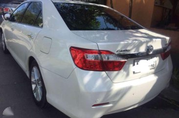 2014 Toyota Camry 2.5V AT White Sedan For Sale 