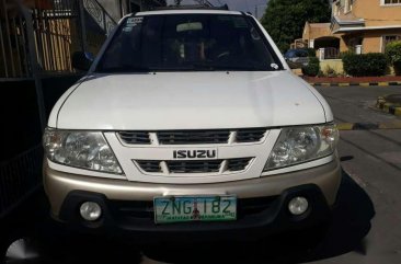 Isuzu Crosswind XUV 2008 MT White For Sale 