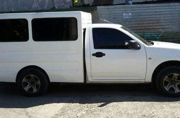 White Isuzu D max for sale