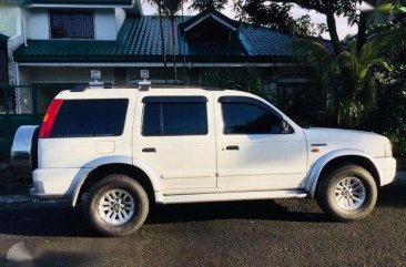 White Ford Everest 2004 for sale