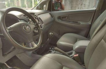 Toyota Innova J 2005 Manual Red SUV For Sale 