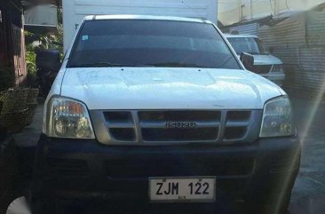 White Isuzu D max for sale