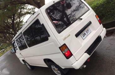 2010 Nissan Urvan Vx Shuttle 2.7 White For Sale 