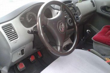 Toyota Innova E 2005 First owned for sale