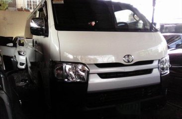 Well-maintained Toyota Hiace 2017 COMMUTER M/T for sale