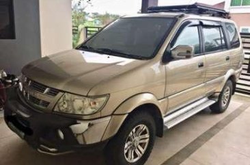 Isuzu Sportivo 2009 Manual Beige SUV For Sale 