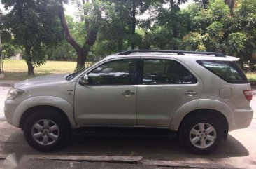 Toyota Fortuner 2011 G AT Silver For Sale 