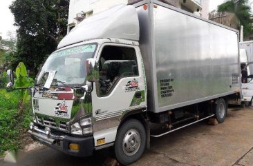 Isuzu Elf closed van pasalo for sale 