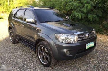 2009 Toyota Fortuner V 4x4 Diesel Gray SUV For Sale 