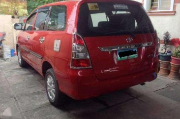 TOYOTA INNOVA E 2013 MT Red SUV For Sale 