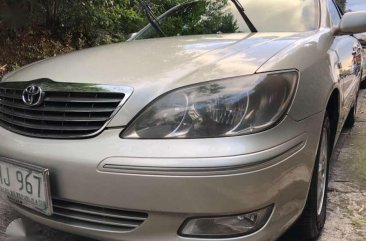 Toyota Camry 2.4V 2004 AT Silver Sedan For Sale 