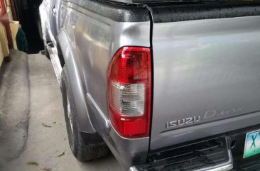 Isuzu D-max 2005 AT Gray Pickup For Sale 