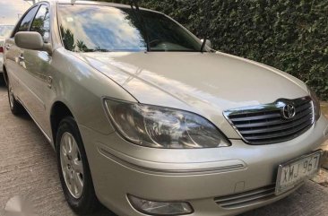 Toyota Camry 2.4V 2004 AT Silver Sedan For Sale 