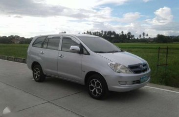 Toyota Innova 2005 model for sale 