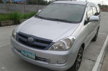 Toyota Innova 2005 model for sale 