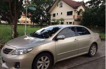 Car sedan Toyota corolla Altis 2013 for sale 