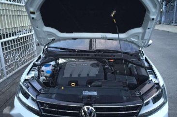 Late 2016 Volkswagen Jetta automatic for sale