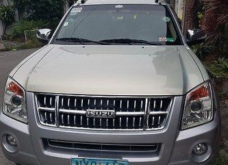 Good as new Isuzu Alterra 2009 for sale