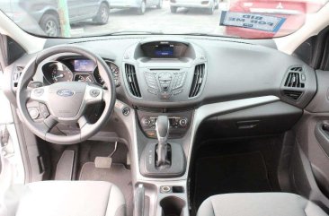 Like new Ford Escape Ecoboost AT Gas for sale