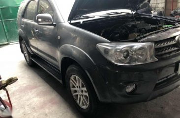 Selling Toyota Fortuner 2009