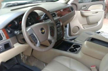 2011 Chevrolet Suburban White for sale