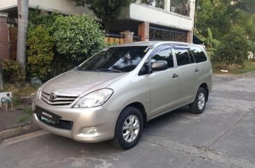 Toyota Innova 2010 MT for sale