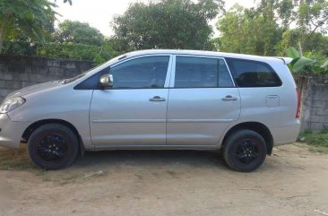 For sale Toyota Innova j 2007 model gas