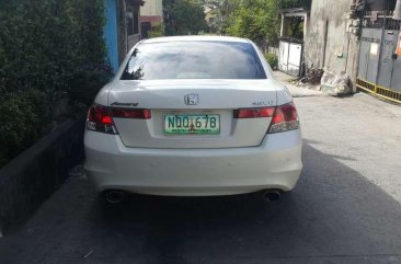 Honda Accord 2010 Pearl white rush sale