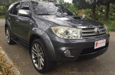 Toyota Fortuner 2011 V A/T for sale