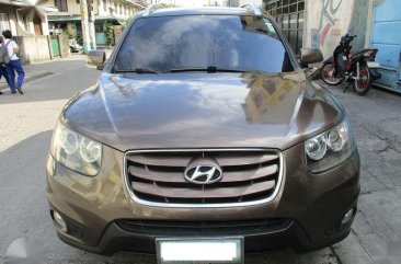 2011 HYUNDAI SANTA FE - automatic transmission - super FRESH for sale