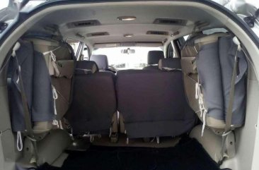 Rush sale: Toyota Innova 2010 2.0G