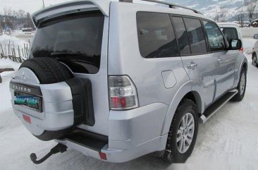 Well-kept Mitsubishi Pajero 2013 for sale