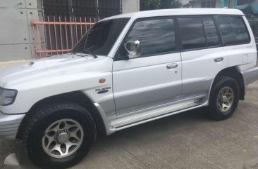 For sale Mitsubishi Pajero fieldmaster white 2001 model. 