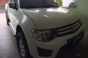 2012 Mitsubishi Strada 4x2 MT White For Sale 