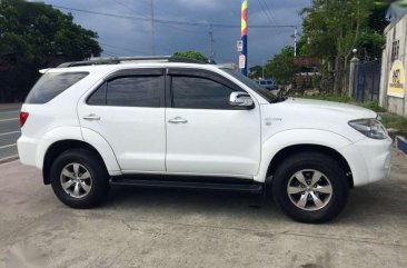 For sale 2004 White Toyota Fortuner 2.7G 4x2 A/T.