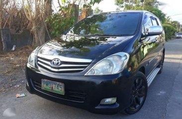 FOR SALE 2010 Toyota Innova V Diesel AT Top of the line
