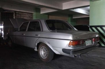 1977 Mercedes Benz W123 300D for sale 