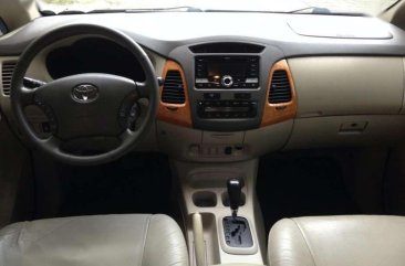 2010 Toyota Innova V 2.0 Top of the Line For Sale 